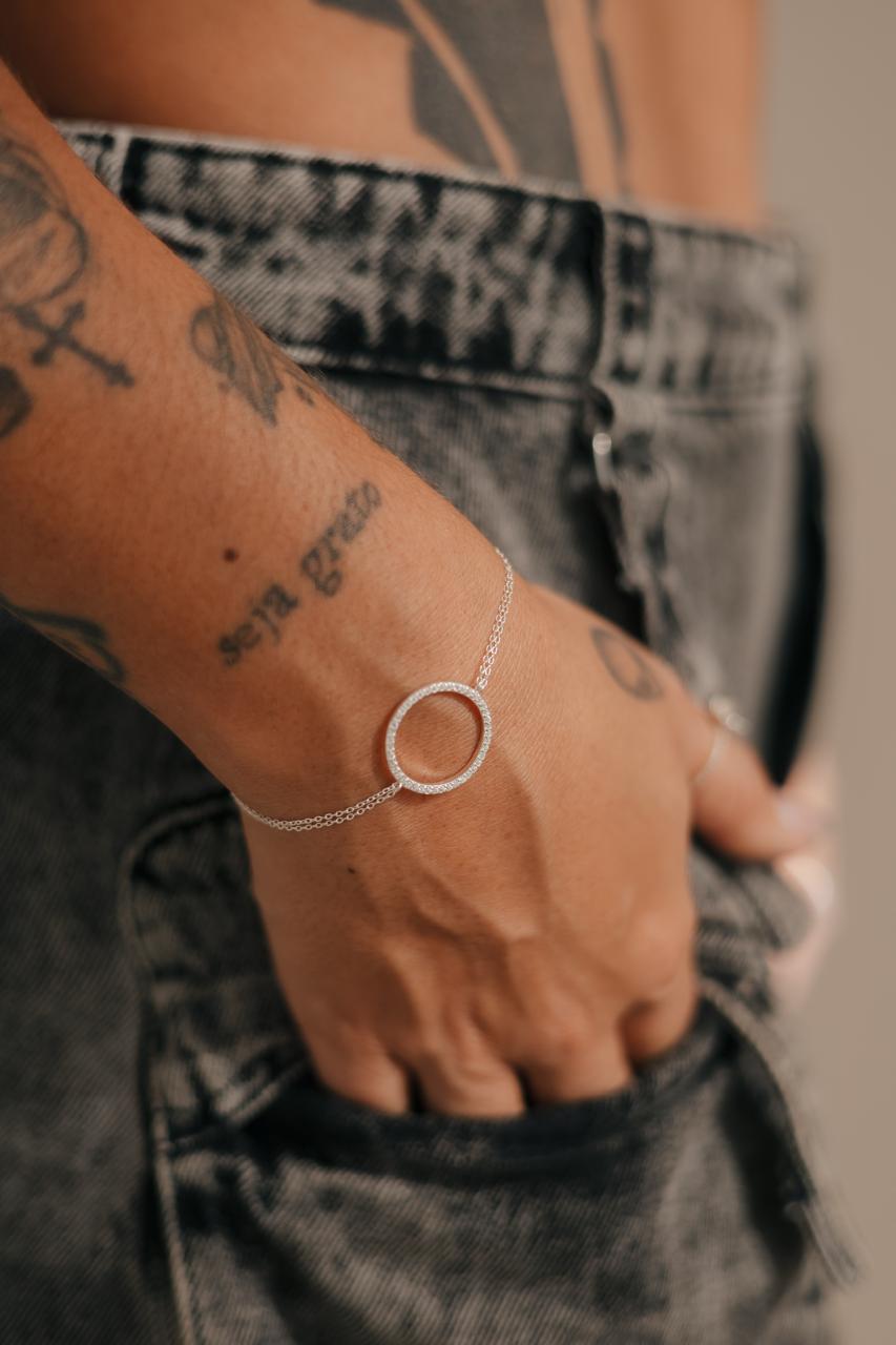 Pulseira círculo cravejada