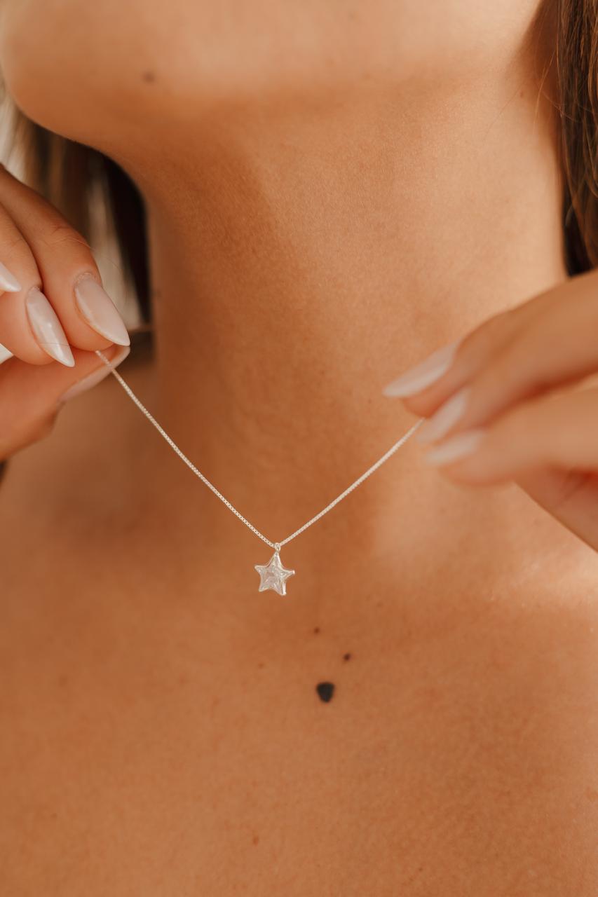 Colar ponto de luz estrela